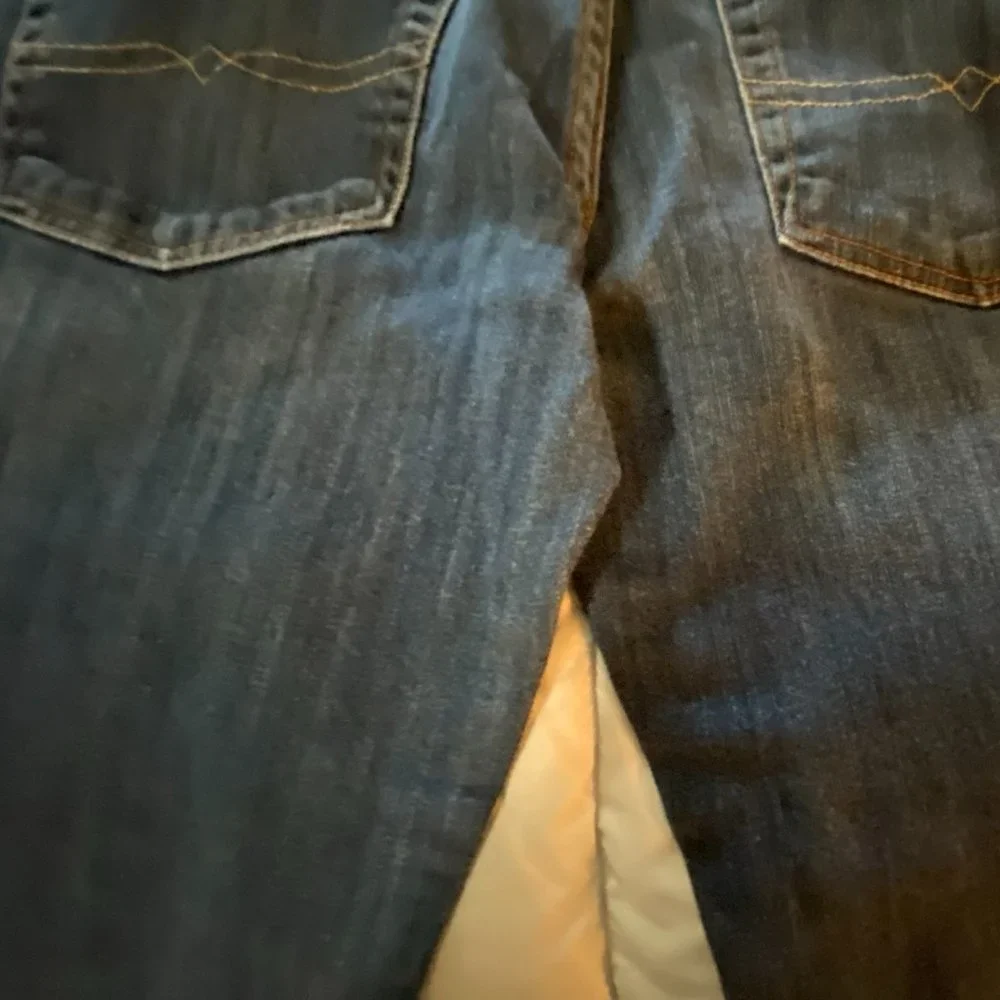 EUC Lucky Brand  Jeans sz 30 with Light Factory Distress - Picture 10 of 15